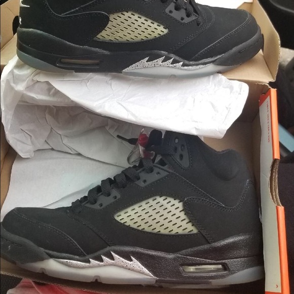 Jordan’s 5 - Picture 2 of 2